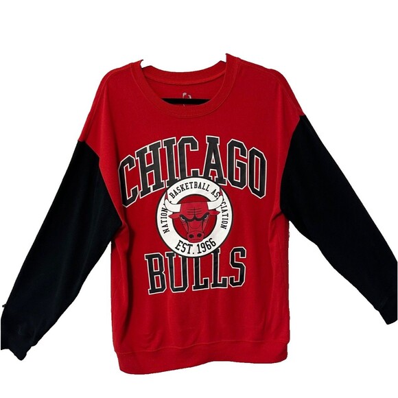 NBA Chicago Bulls Adult Large Long Sleeve Red Crewneck Sweater Logo Basketball - Picture 1 of 7